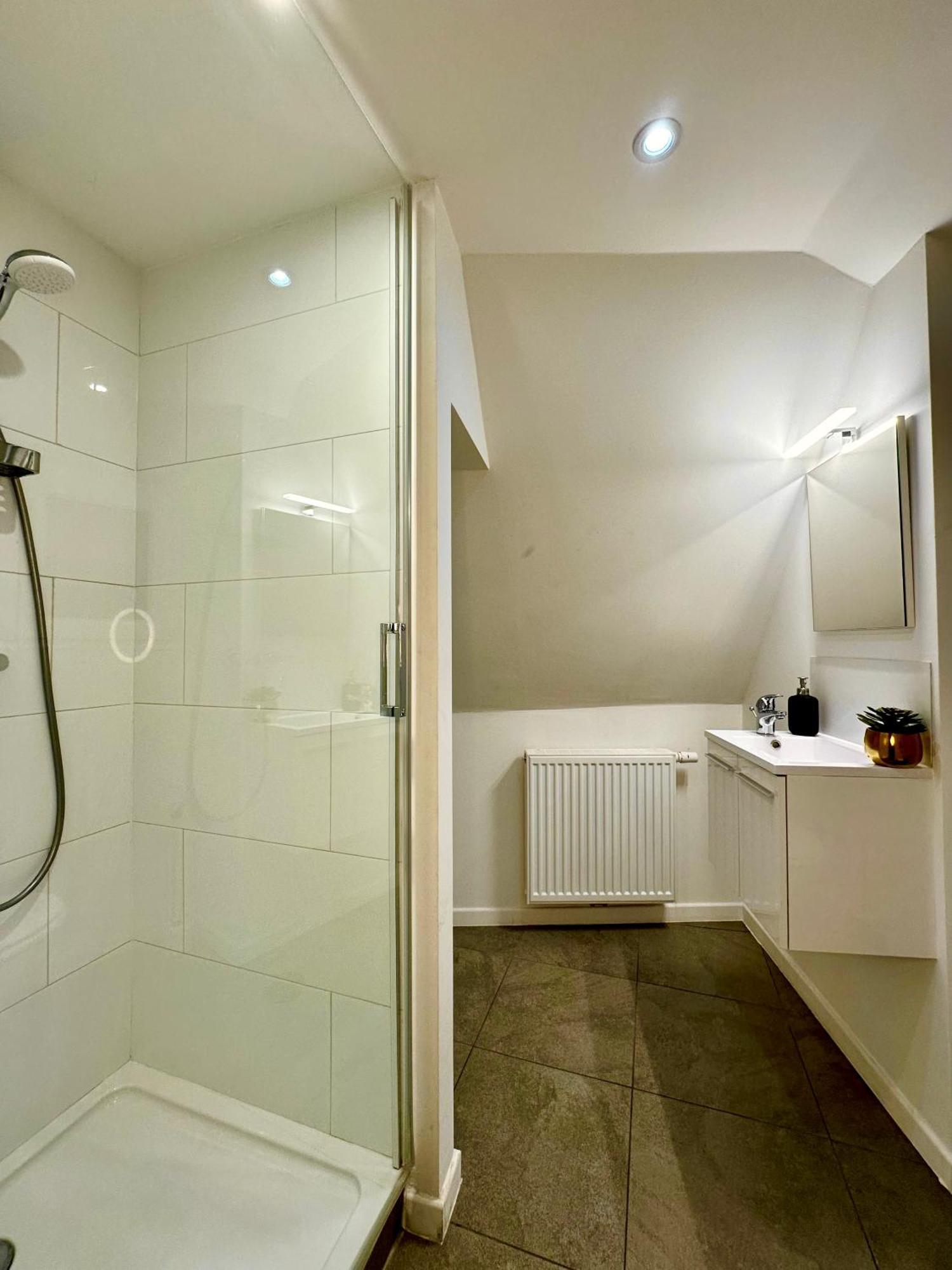 Luxury Suites Mons By Rikas Hotels Екстериор снимка