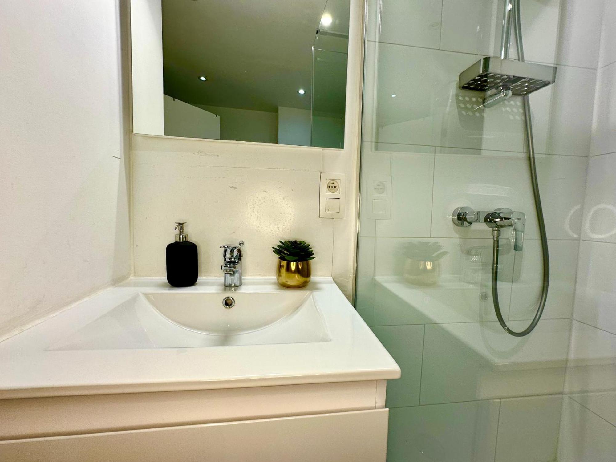 Luxury Suites Mons By Rikas Hotels Екстериор снимка